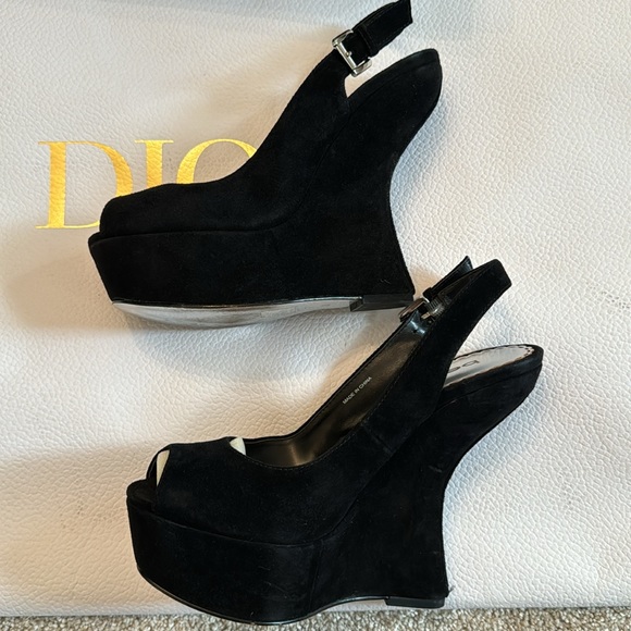 Bebe - Picture 4 of 6